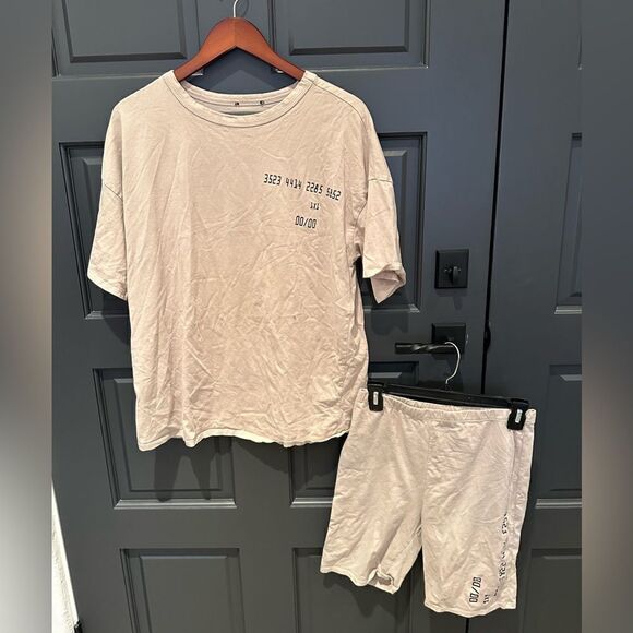 Counting digits fashion nova tshirt & short tan set - Picture 1 of 6